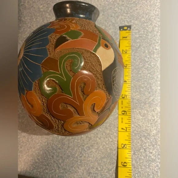 Roger Calero Pottery from Nicaragua. - Picture 5 of 5